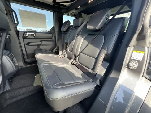 New 2026 Ford Bronco Badlands image 24