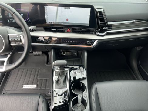 Used 2025 Kia Sportage EX image 28