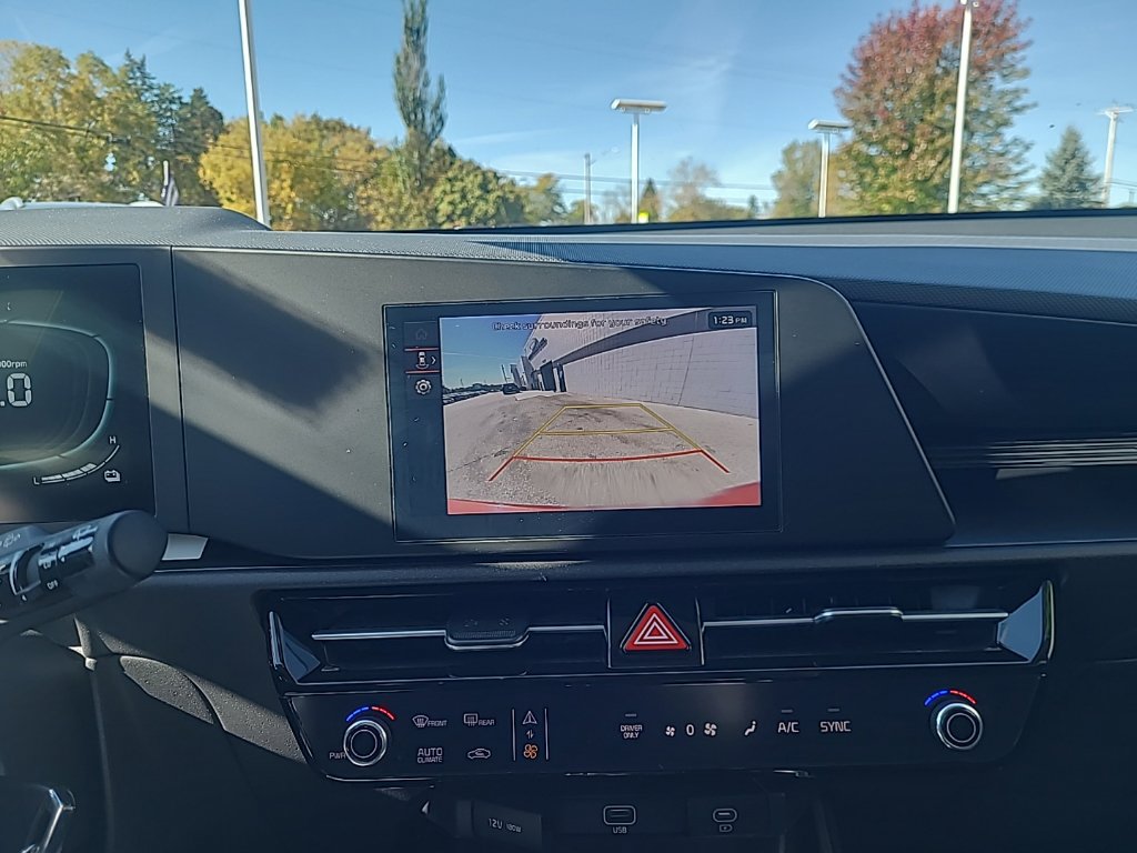 Certified 2025 Kia Niro LX FWD image 22