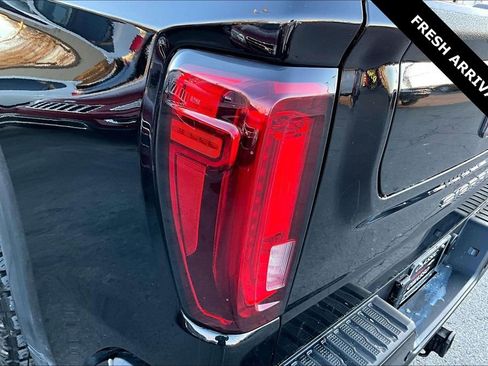Used 2024 GMC Sierra 1500 AT4 w/ Technology Package image 23