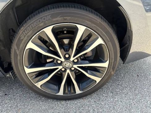 Used 2018 Toyota Corolla SE w/ Carpet Mat Package (TMS) FWD image 11