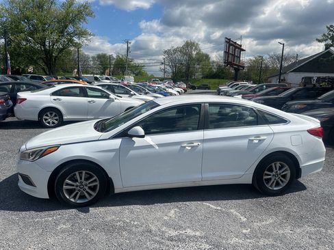 Used 2016 Hyundai Sonata SE FWD image 2