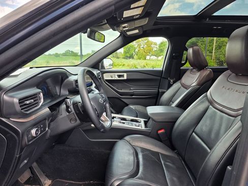 Used 2020 Ford Explorer Platinum AWD/4WD image 9