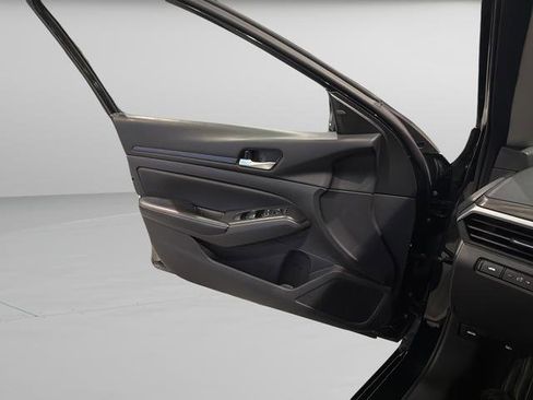 Used 2024 Nissan Altima 2.5 SV image 34