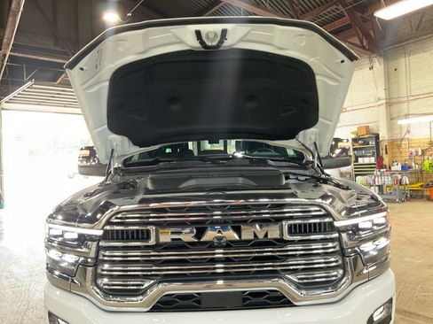 Used 2026 RAM 2500 Laramie AWD/4WD image 31