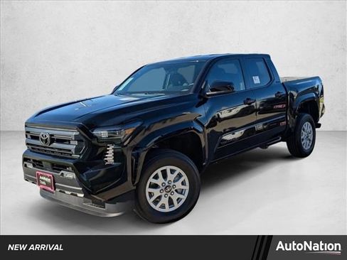 Used 2025 Toyota Tacoma SR5 AWD/4WD image 1