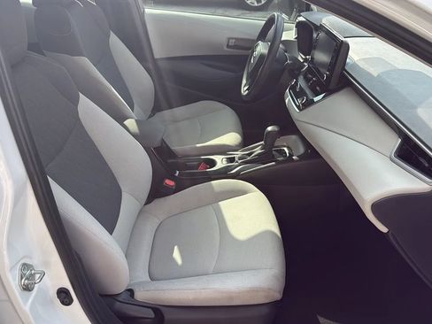 Used 2022 Toyota Corolla LE FWD image 23