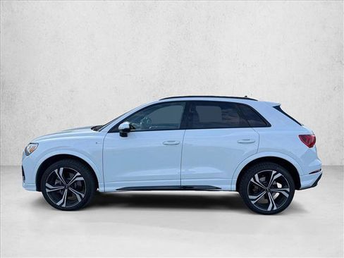 Used 2023 Audi Q3 2.0T Premium Plus w/ Premium Plus Package AWD/4WD image 9