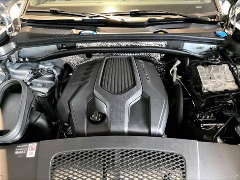 New 2026 Porsche Macan image 20