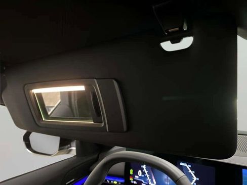 Used 2025 BMW i5 eDrive40i image 54