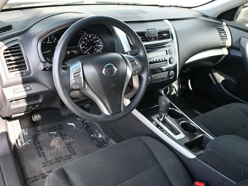 Used 2014 Nissan Altima 2.5 S FWD image 10
