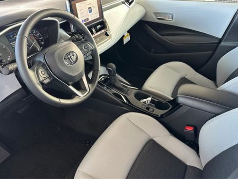 Used 2026 Toyota Corolla SE image 8
