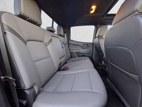 Used 2025 Chevrolet Colorado ZR2 w/ Midnight Edition image 21