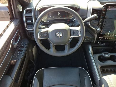 Used 2025 RAM 2500 Laramie AWD/4WD image 15