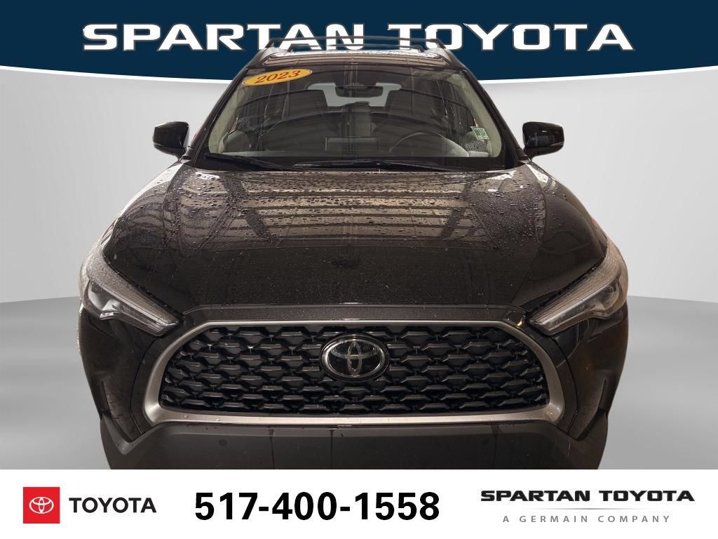 Used 2023 Toyota Corolla Cross XLE w/ Convenience Package AWD/4WD image 10