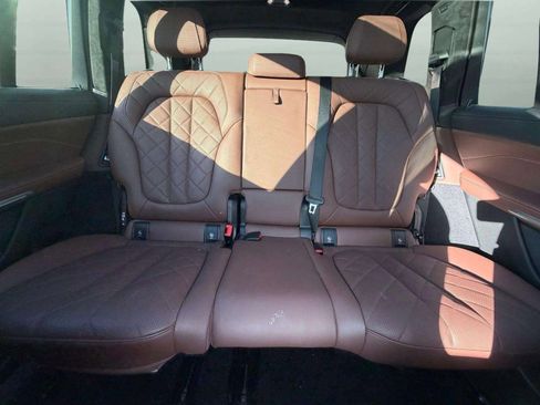 Used 2023 BMW X7 xDrive40i w/ Executive Package image 19