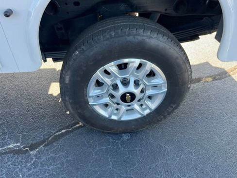 Used 2025 Chevrolet Silverado 2500 W/T w/ WT Convenience Package AWD/4WD image 29