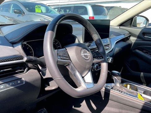 Certified 2024 Nissan Altima 2.5 SR w/ SR Premium Package FWD image 6