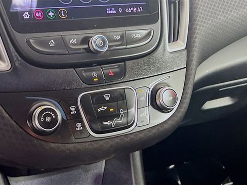 Used 2020 Chevrolet Malibu LS FWD image 15