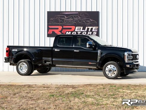 Used 2024 Ford F450 Limited image 1
