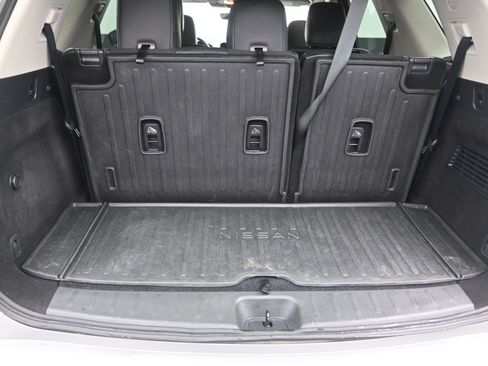 Used 2024 Nissan Pathfinder Platinum image 15