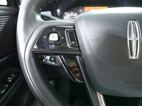 Used 2022 Lincoln Corsair AWD w/ Premium Package image 12