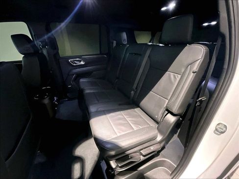 Used 2024 Chevrolet Suburban Z71 image 31