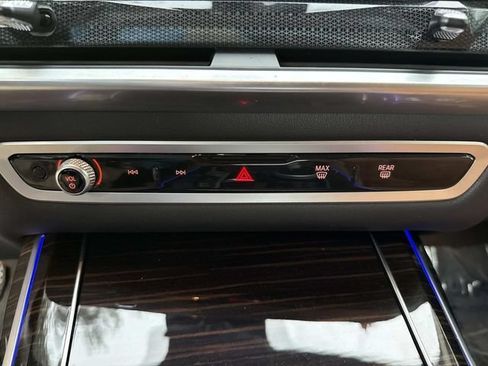Used 2023 BMW X7 xDrive40i AWD/4WD image 32
