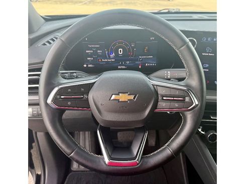 Used 2025 Chevrolet Traverse LT w/ Driver Confidence Package image 15