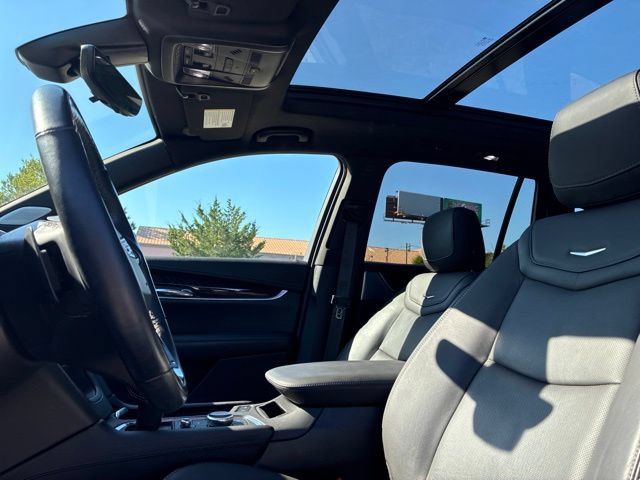 Used 2023 Cadillac XT6 Premium Luxury w/ Technology Package FWD image 22