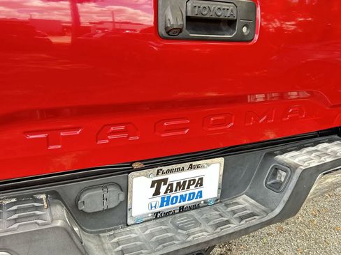 Used 2018 Toyota Tacoma TRD Off-Road RWD image 8