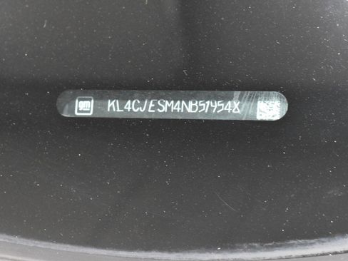 Used 2022 Buick Encore Preferred w/ Safety Package AWD/4WD image 32