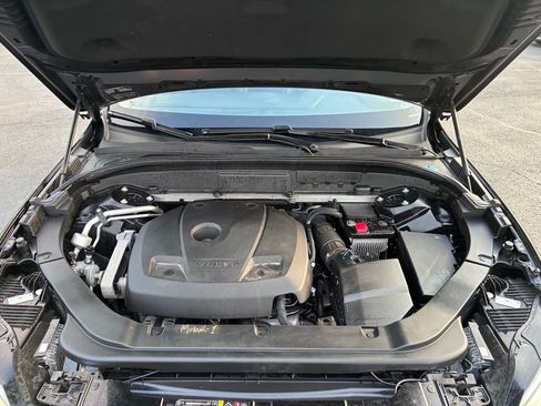 Used 2019 Volvo XC60 T6 Momentum w/ Premium Package AWD/4WD image 9