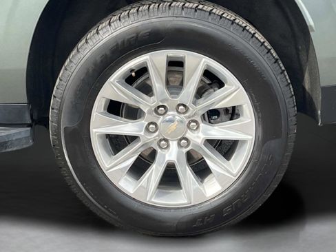 Used 2023 Chevrolet Suburban Premier image 11
