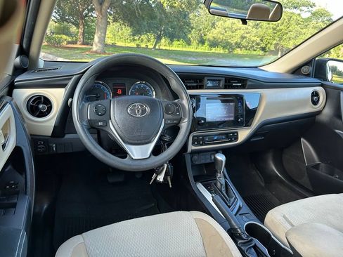 Used 2019 Toyota Corolla LE FWD image 13
