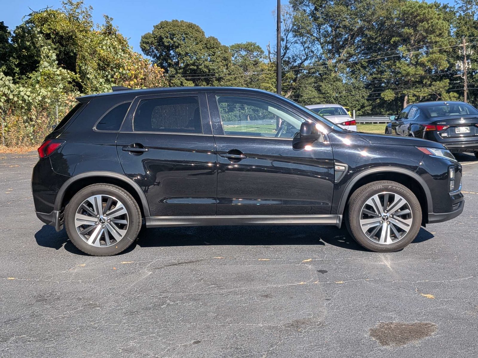 Used 2022 Mitsubishi Outlander Sport ES FWD image 3