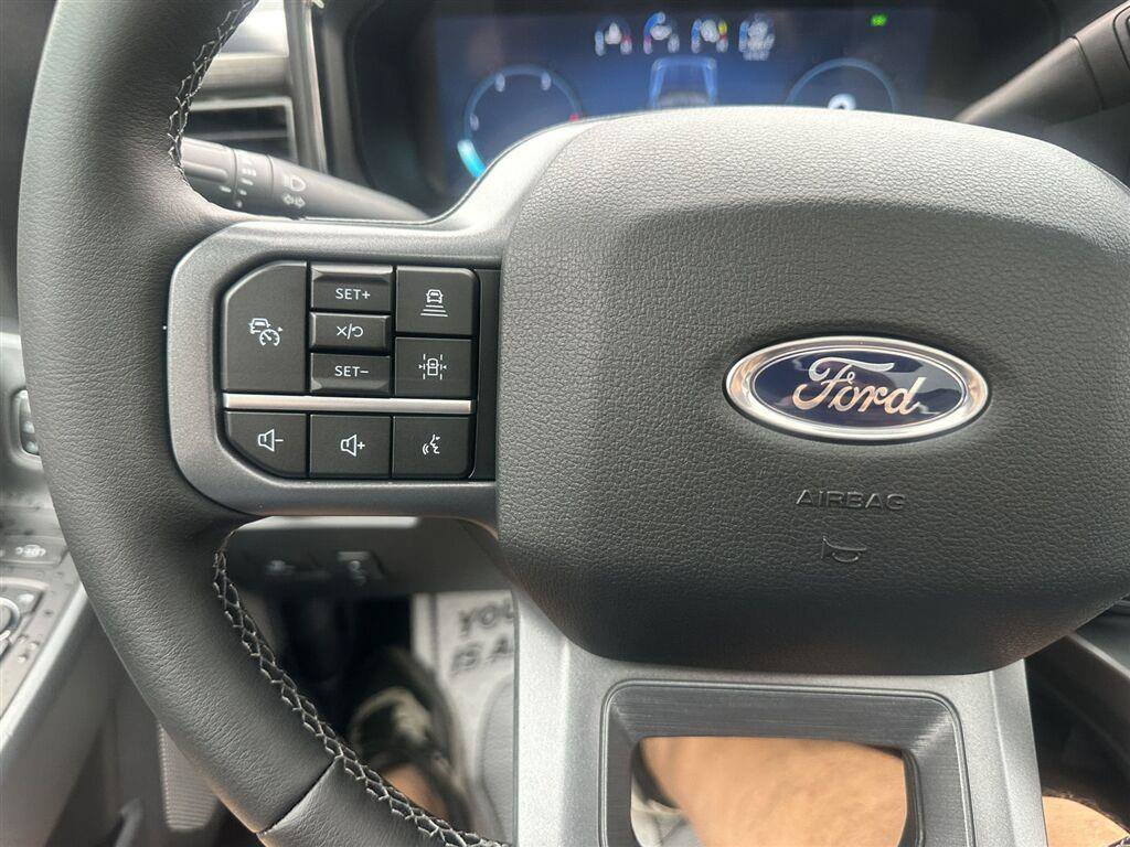 Used 2025 Ford F250 Lariat w/ Lariat Ultimate Package AWD/4WD image 25