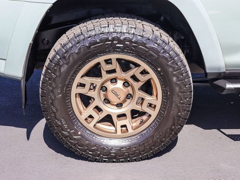 Certified 2023 Toyota 4Runner TRD Off-Road Premium w/ Off Road Premium Plus Package AWD/4WD image 9