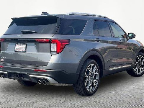 Certified 2025 Ford Explorer Platinum w/ Ultimate Package RWD image 11