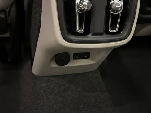 New 2026 Volvo XC40 B5 Plus w/ Protection Package Premier image 28