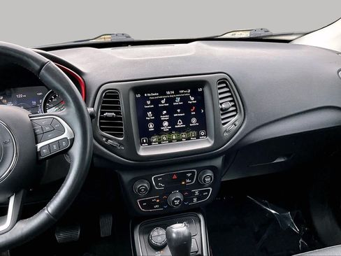 Used 2020 Jeep Compass Trailhawk w/ Leather Interior Group AWD/4WD image 7