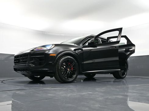New 2026 Porsche Cayenne GTS image 44