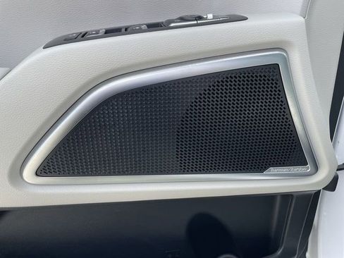 Used 2025 Kia Telluride SX w/ SX Captain's Chair Package FWD image 25