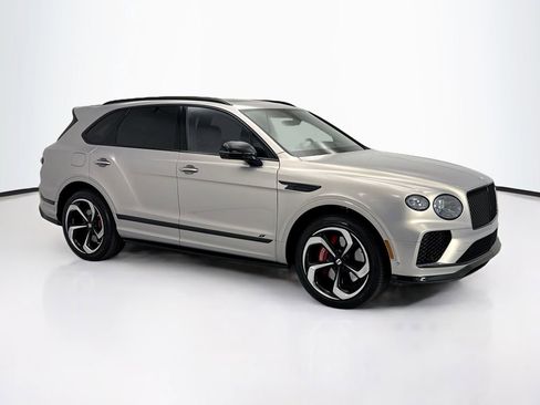Used 2023 Bentley Bentayga AWD/4WD image 3