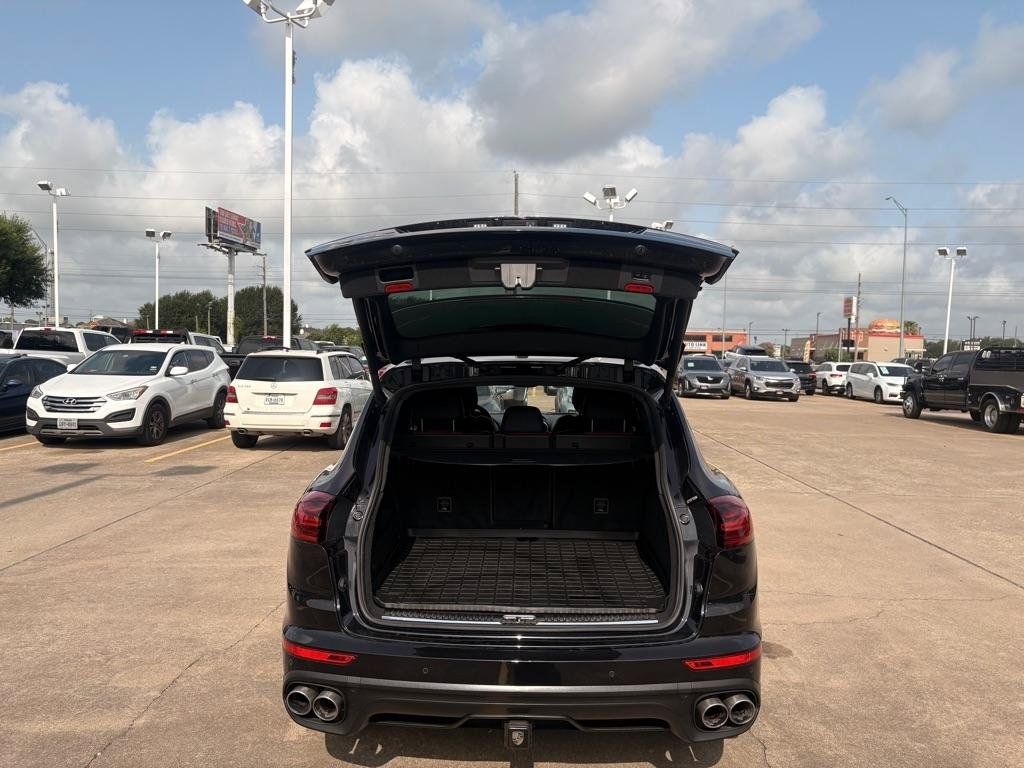 Used 2016 Porsche Cayenne S AWD/4WD image 10