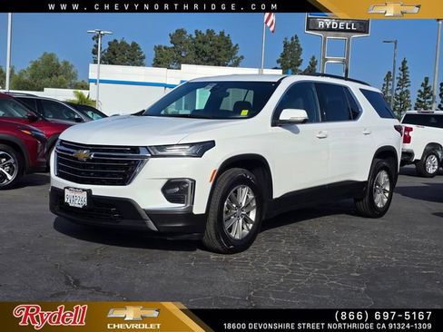 Used 2023 Chevrolet Traverse LT FWD image 1