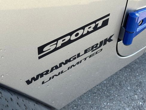 Used 2018 Jeep Wrangler Unlimited Sport S image 28