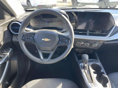 Used 2024 Chevrolet Trax LS image 8