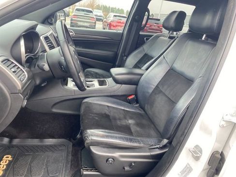 Used 2018 Jeep Grand Cherokee Altitude image 16