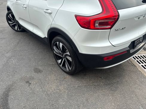 Certified 2024 Volvo XC40 B5 Plus w/ Protection Package Premier AWD/4WD image 5